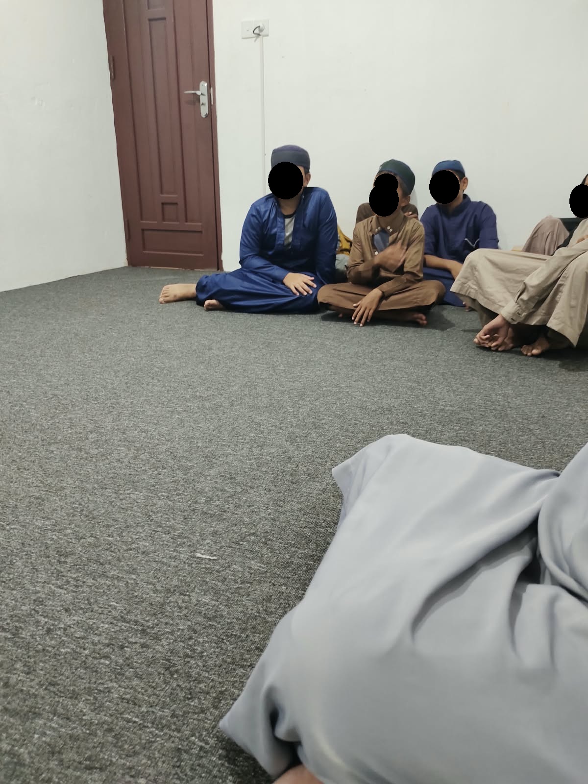 Santri mengikuti kegiatan imunisasi